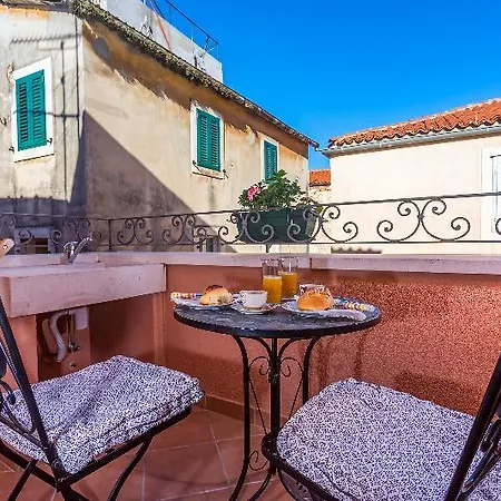 Luxury And Godimento Apartment