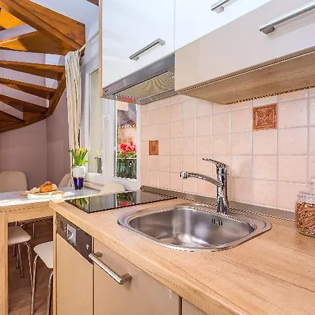 Luxury And Godimento Split